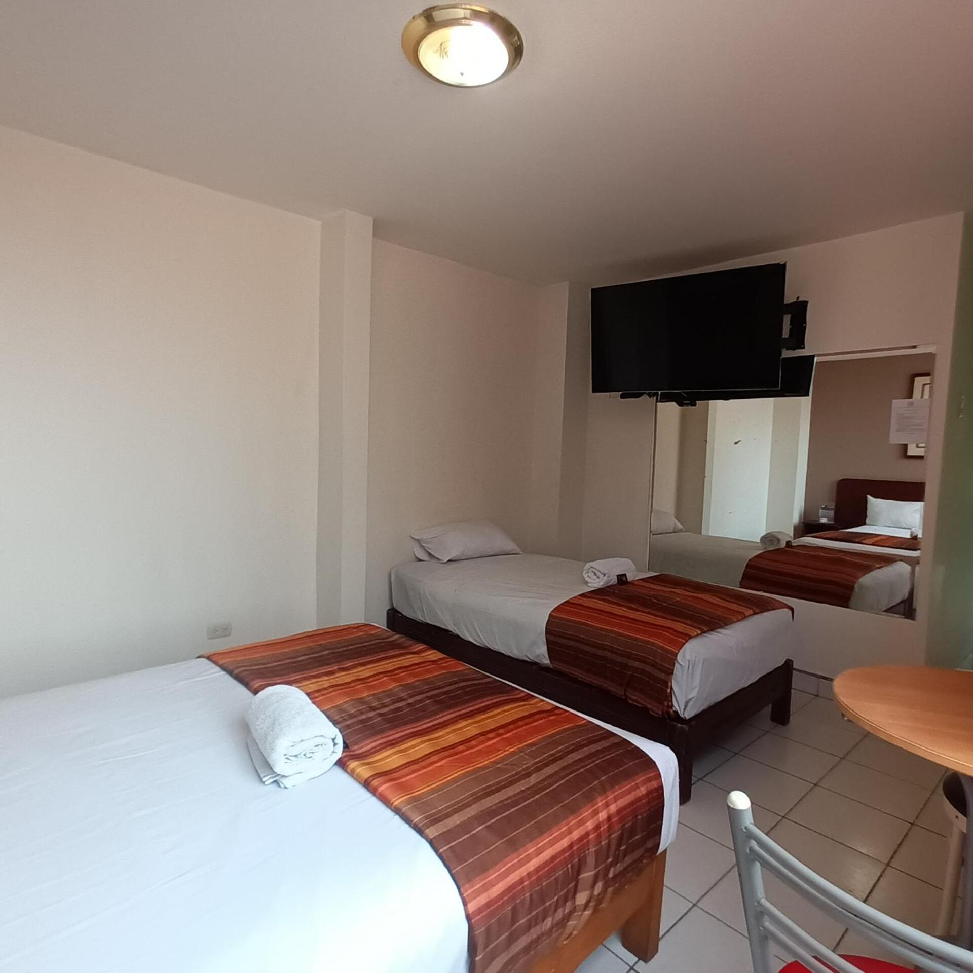Hostal Jazmines Лима Екстериор снимка
